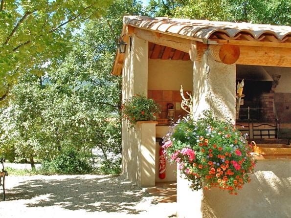 La Drugere - Gites Et Roulottes นียงส์ ภายนอก รูปภาพ